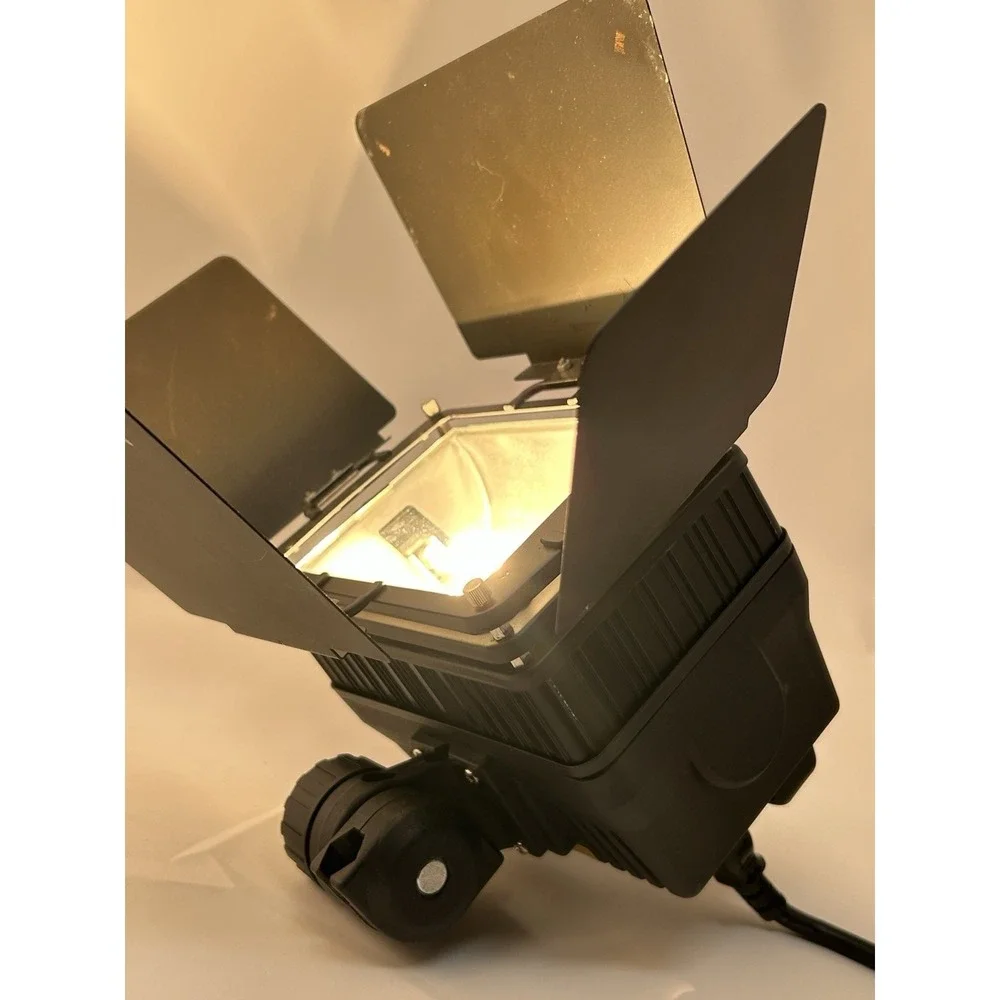 Britek QW-1000p Quartz Halogen Photo‎ Light